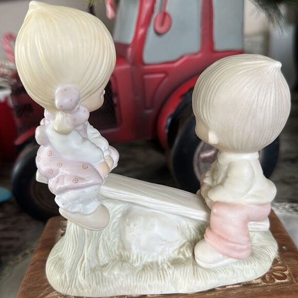Vintage PRECIOUS MOMENTS “Love lifted me up” by Enesco  1977 Collectible gift - Picture 7 of 9